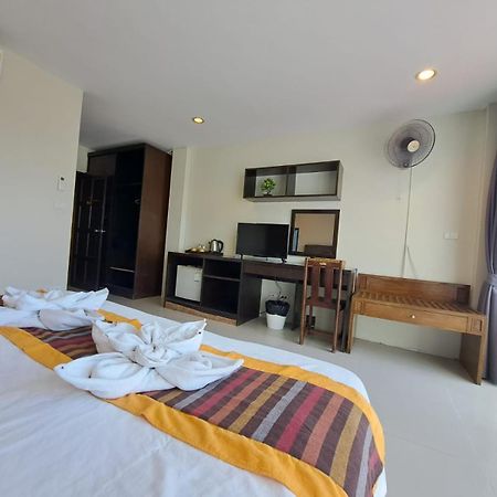 Baan Oui Guest House - Nai Harn Phuket Luaran gambar
