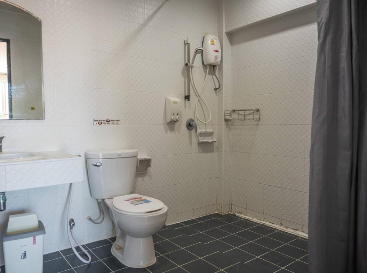 Baan Oui Guest House - Nai Harn Phuket Luaran gambar