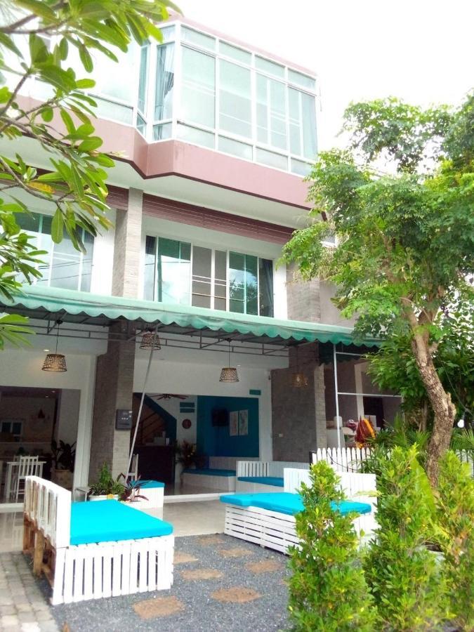 Baan Oui Guest House - Nai Harn Phuket Luaran gambar